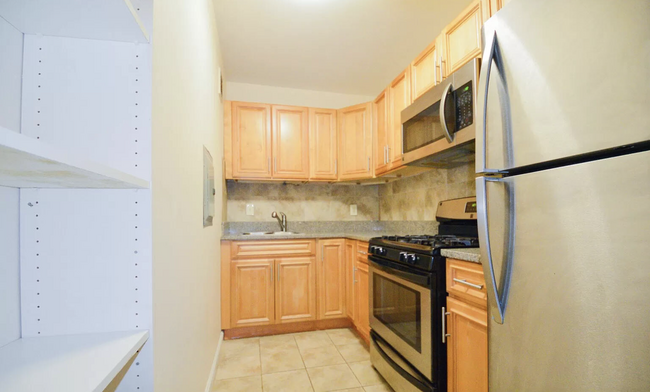 28 Juniper St, Unit 78 in Brookline, MA - Building Photo - Building Photo