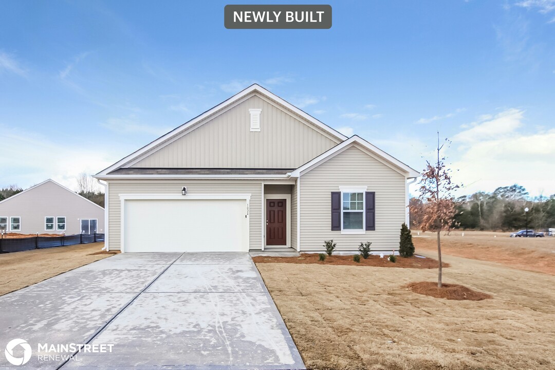 1024 Logan Canyon Ln in Zebulon, NC - Building Photo