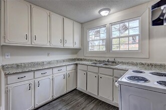 3731 Bloomfield Dr in Macon, GA - Foto de edificio - Building Photo