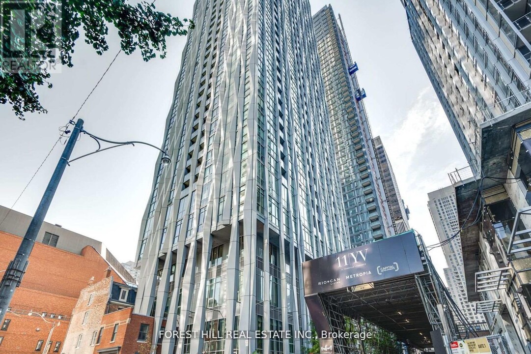 1-801 Yorkville Ave in Toronto, ON - Building Photo