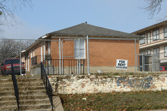 816 N Lancaster Ave in Dallas, TX - Building Photo - Building Photo