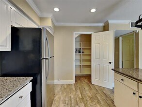 12012 Leisure Dr in Dallas, TX - Building Photo - Building Photo
