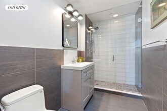 450-460 Manhattan Ave in Brooklyn, NY - Building Photo - Building Photo
