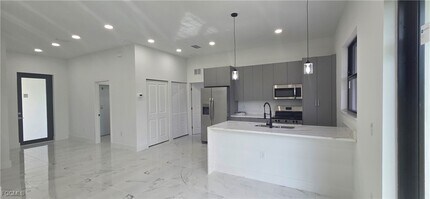 1631 NE 34th St in Cape Coral, FL - Building Photo - Building Photo