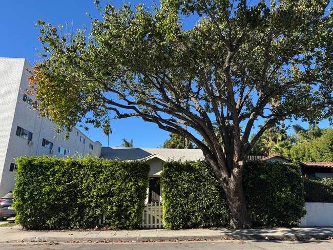 property at 849 N West Knoll Dr