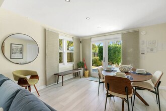 1449 NE 23rd St in Wilton Manors, FL - Building Photo - Building Photo