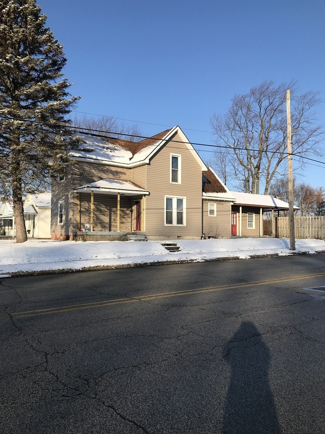 property at 1624 Perdue St