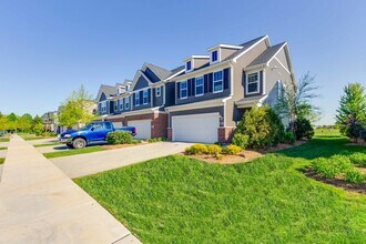 573 Watercress Dr in Aurora, IL - Building Photo - Building Photo