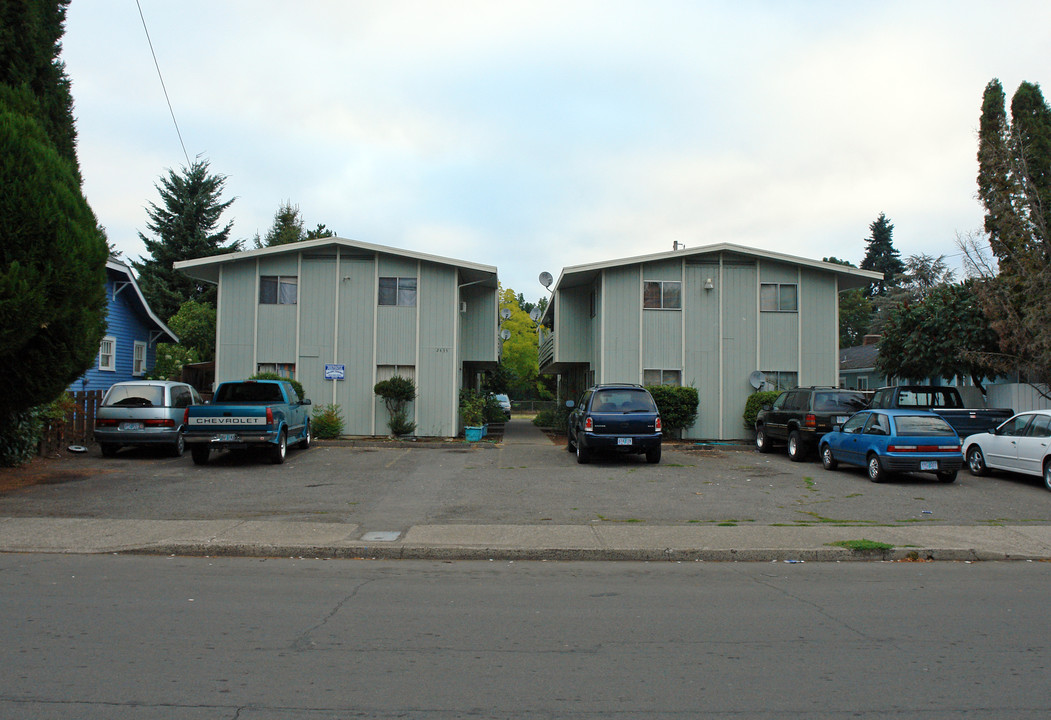 2435 Lee St SE in Salem, OR - Building Photo