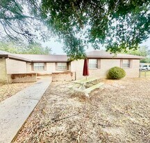 265 Harding Rd in Niceville, FL - Building Photo