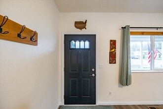 365 S 15th St in Philomath, OR - Building Photo - Building Photo