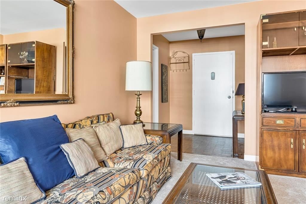 215 Piedmont Ave NE in Atlanta, GA - Building Photo