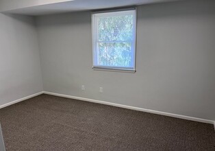 259 Ritchie Ave, Unit 2 in Weirton, WV - Building Photo - Building Photo