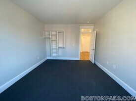 829 Beacon St, Unit 5B in Boston, MA - Building Photo