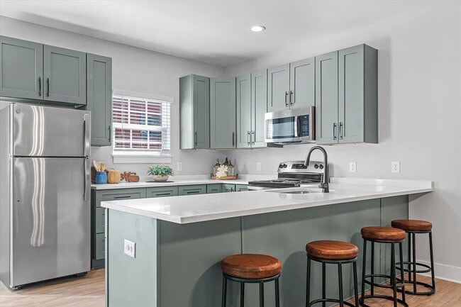 Room in Townhome on St James St NW in Concord, NC - Foto de edificio - Building Photo