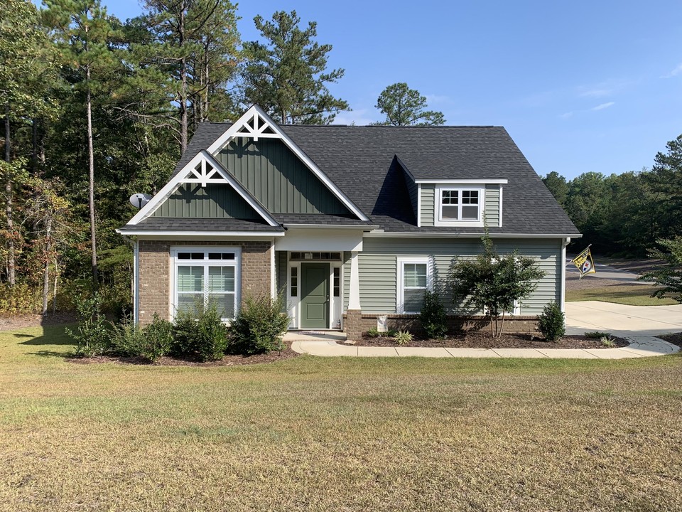 110 Grace Ct in Seven Lakes, NC - Building Photo