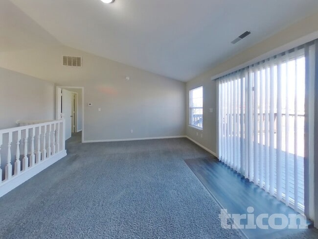 6050 E Solitude Ct, Unit 1502 in Camby, IN - Foto de edificio - Building Photo