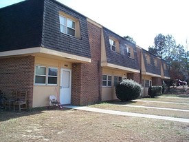 7038-7048 Bray Rd Apartamentos