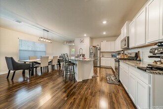 4811 Swing Arc Wy in San Antonio, TX - Building Photo - Building Photo