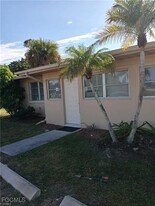334 Palmetto Dr in Cape Coral, FL - Building Photo