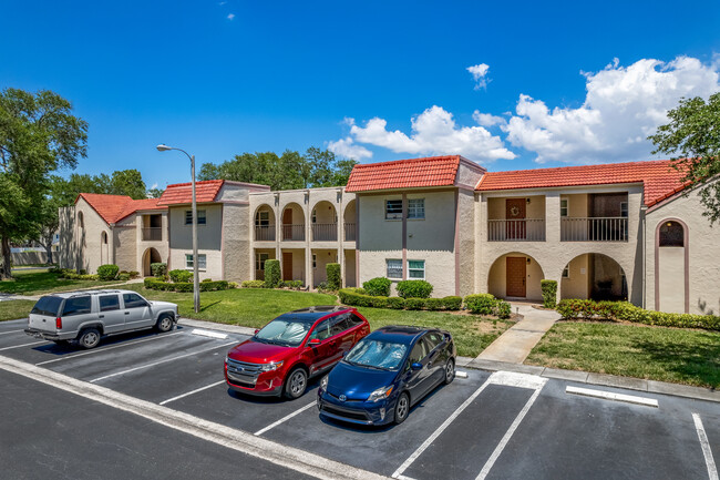 Antigua in Seminole, FL - Foto de edificio - Building Photo