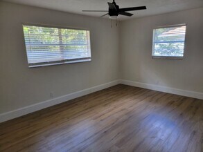 4530 Spruce Creek Rd in Port Orange, FL - Building Photo - Building Photo