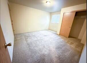 1845 N Keene Way Dr in Medford, OR - Building Photo - Building Photo
