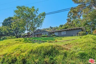 6363 Sycamore Meadows Dr in Malibu, CA - Building Photo - Building Photo