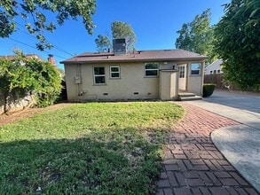 29 Southwood Dr in Woodland, CA - Building Photo - Building Photo