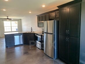 611 Easton Dr in Webb City, MO - Building Photo - Building Photo