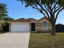 9 Northgate Ln in McAllen, TX - Building Photo
