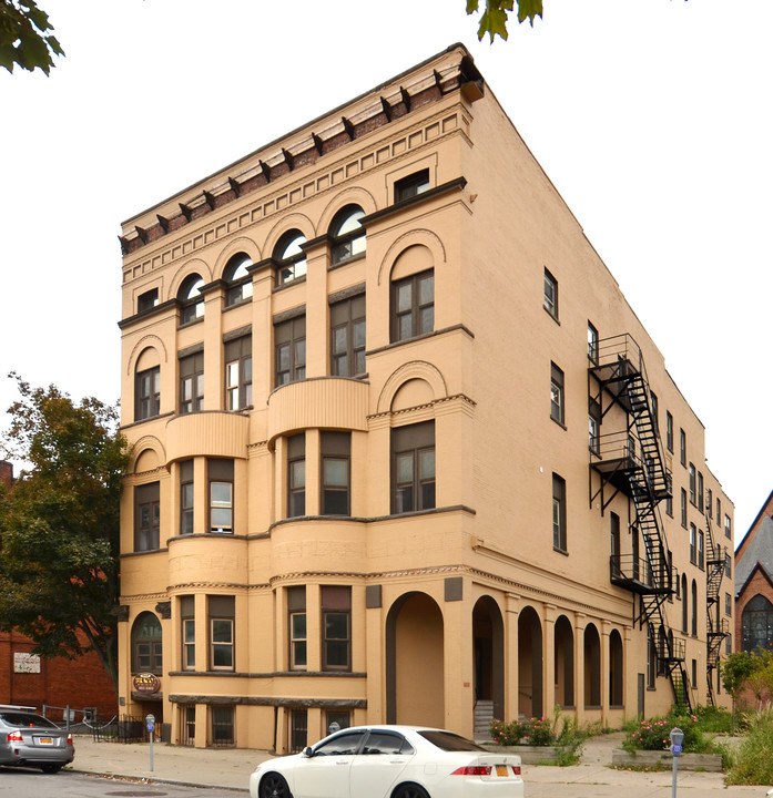 Braco in Buffalo, NY - Building Photo