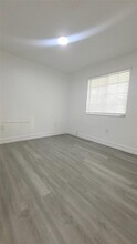 901 SE 16th Ct in Florida City, FL - Building Photo - Building Photo