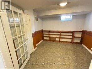 43 Chiswick Crescent in Aurora, ON - Building Photo - Building Photo