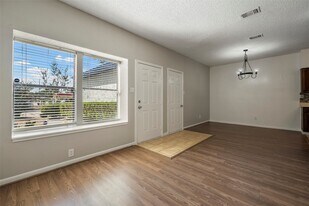 7120 Deer Creek Ct in Spring, TX - Building Photo