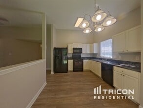 1114 Stonehenge Ln in Charlotte, NC - Building Photo - Building Photo