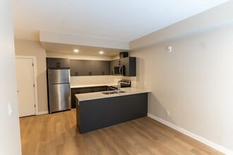 162 Scott Street in Winnipeg, MB - Building Photo - Floor Plan