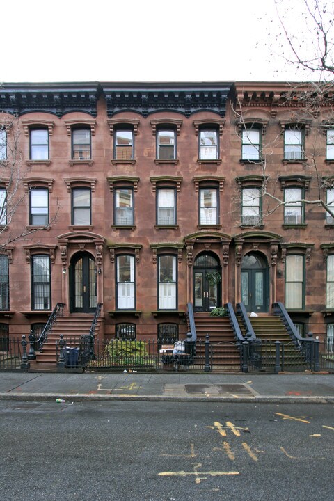 68 Greene Ave in Brooklyn, NY - Building Photo