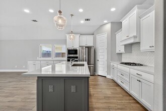 7435 Denali Dr in Katy, TX - Building Photo - Building Photo