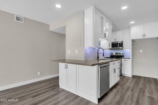 7625 E Camelback Rd, Unit 248A in Scottsdale, AZ - Building Photo