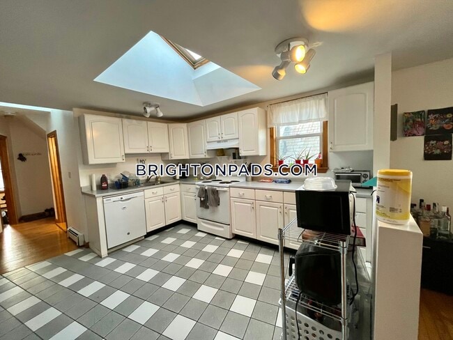 66 Brooks St, Unit 3