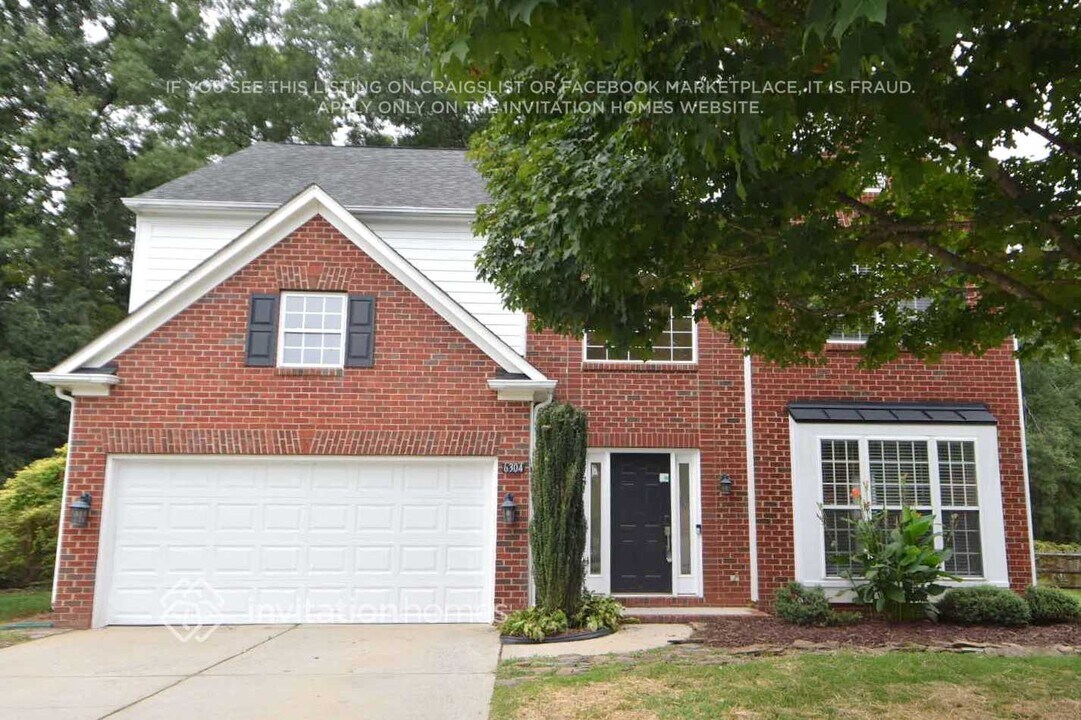 6304 Elderslie Dr in Charlotte, NC - Building Photo