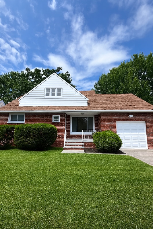 property at 18205 Dalewood Ave