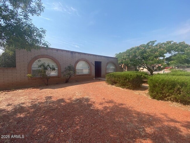 property at 4606 Paseo Las Palmas