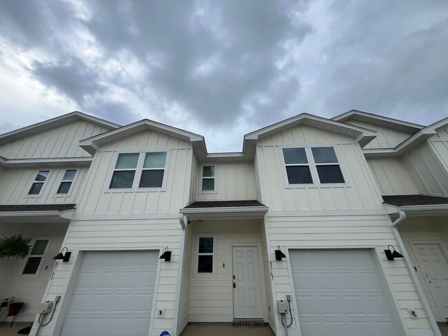 8767 Meadow Flower Ln in Pensacola, FL - Building Photo - Building Photo