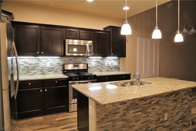 5667 Oak Bend Dr in Las Vegas, NV - Building Photo - Building Photo