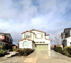 3940 Crepe Myrtle Ln in Tracy, CA - Building Photo