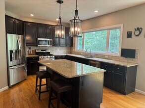2 Blackstone Ct in Danbury, CT - Building Photo - Building Photo