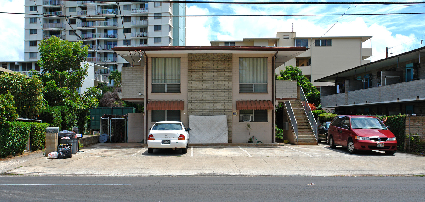 2816 Date St in Honolulu, HI - Building Photo