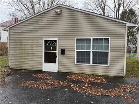 28 Mcharrie St in Baldwinsville, NY - Building Photo